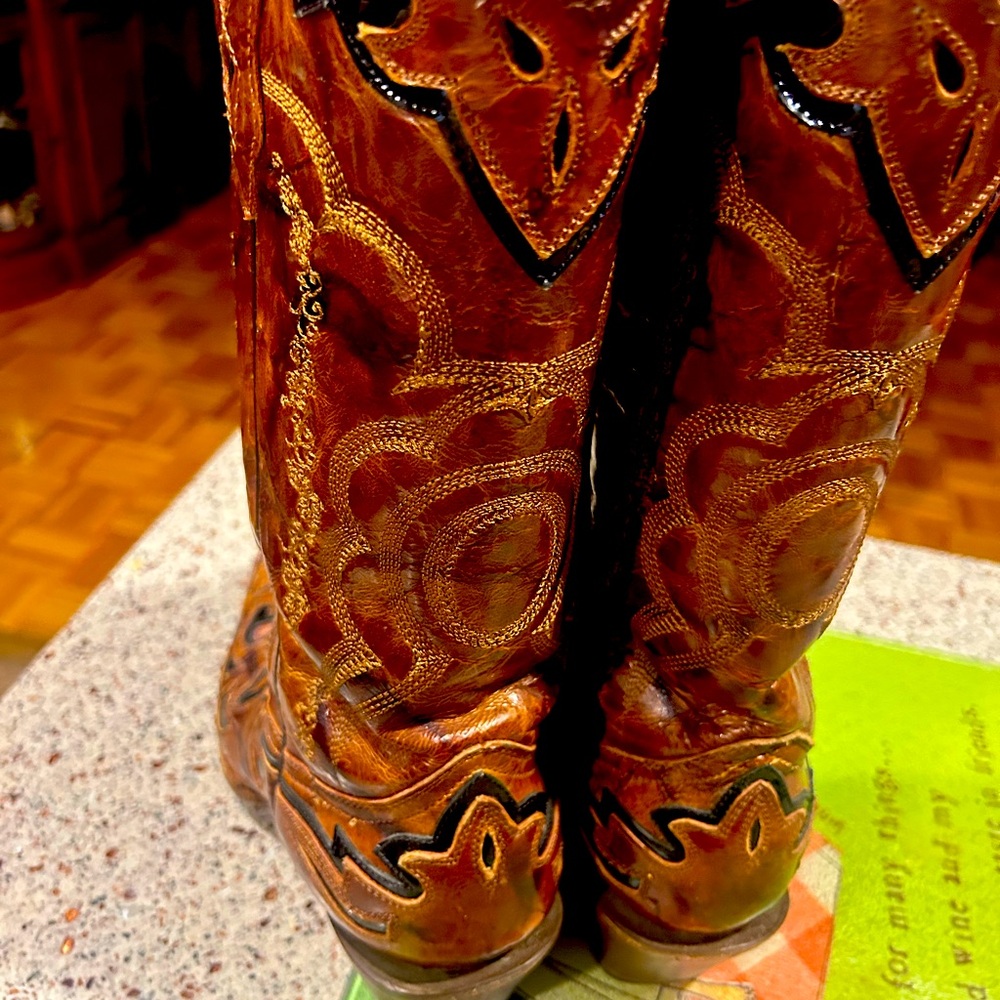 these coral boots are in great shape. They are just too small for me